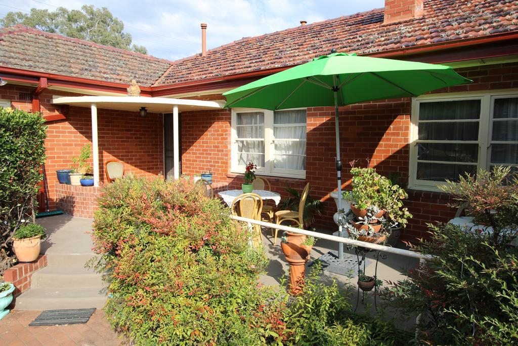 The Evergreen Bed And Breakfast Canberra Exterior foto